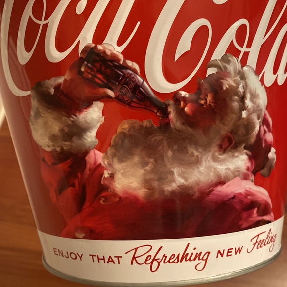Retro Coca Cola Red White Santa Tin Bucket wHandle EUC 7 1/2” Tall - Picture 9 of 15